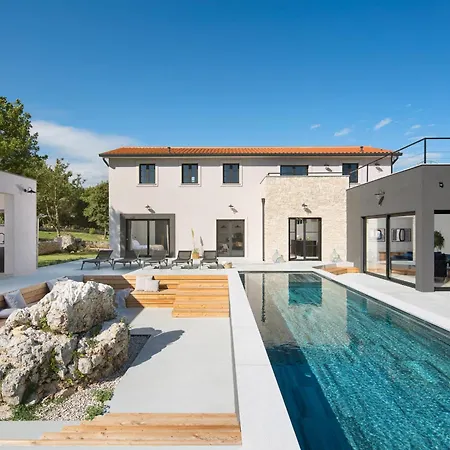 Villa Mons Caldera For 10 People With 40 M2 Infinity Heated Pool & Kids Playground *