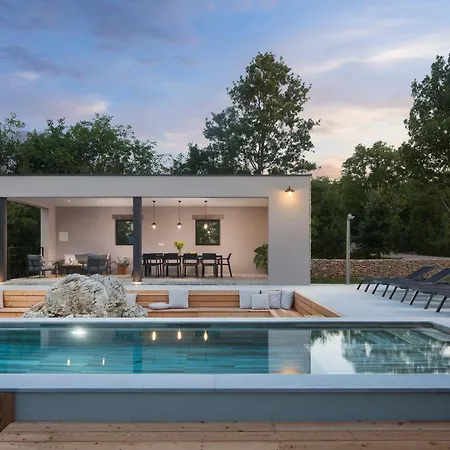 Villa Mons Caldera For 10 People With 40 M2 Infinity Heated Pool & Kids Playground *