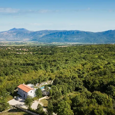 Mons Caldera For 10 People With 40 M2 Infinity Heated Pool & Kids Playground Villa Kršan